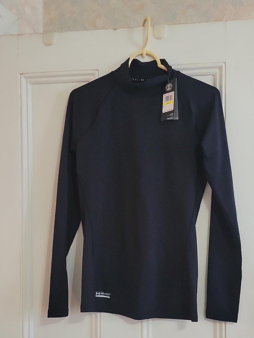 Under Armour Coolgear Womens Tactical Reactor Black Base Mock- MD/M Fitted